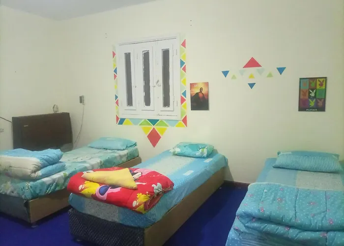 Hana Not For Egyptian Hostel *